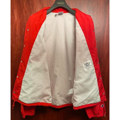 MISTERGENTLEMAN × Champion 「IN THE CITY」 バックプリントコーチジャケット レッド Lサイズ