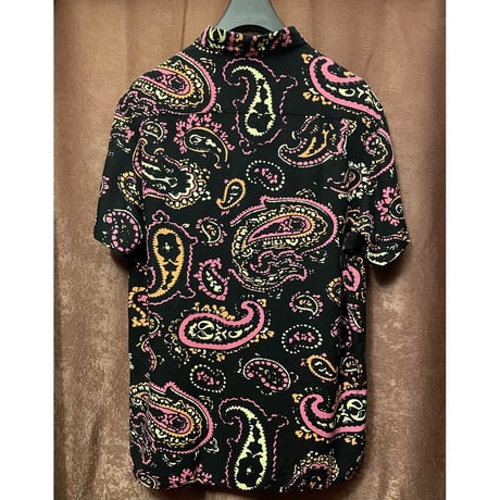 QUIKSILVER MODERN FIT 半袖ペイズリー柄アロハシャツ ブラック Mサイズ