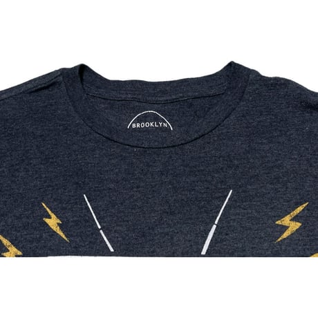 BROOKLYN CALLING N.Y.C ラジカセTシャツ チャコールグレー Sサイズ