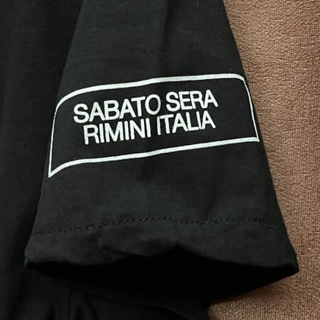 ★新品★ MADE IN ITALY製 MAGLIA 2024年SSモデル「MAGLIA」ポケット付きプリントクルーネックTシャツ ブラック S～Lサイズ