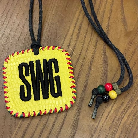 SWAGGER SWGビーズ付き型押しレザーネックレス イエロー×ブラック