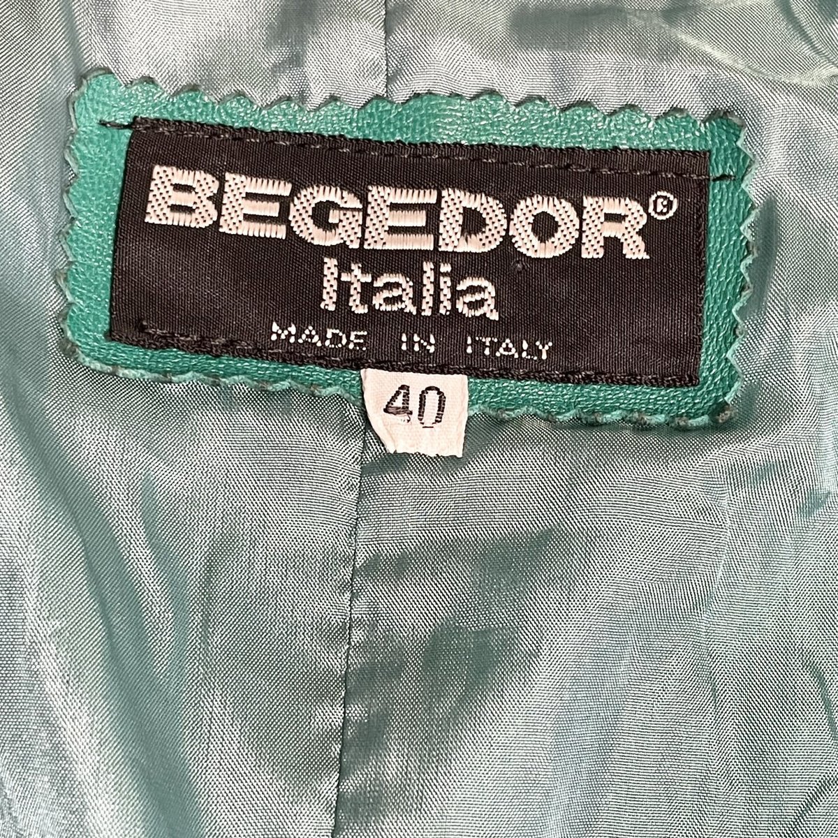 MADE IN ITALY製 BEGEDOR Italia VERA PELLEノーカラーレザー