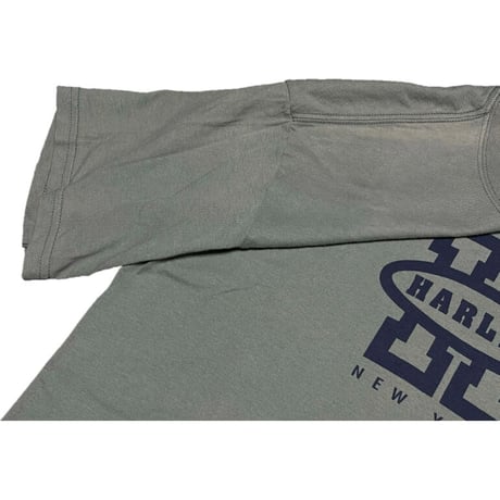 ▲訳あり商品▲ HARLEM UNDERGROUND ロゴプリント半袖Tシャツ セージグリーン Mサイズ