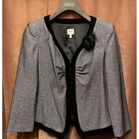 MADE IN ITALY製 ARMANI COLLEZIONI コサージュ付きジャケット シルバー×ブラック 42サイズ