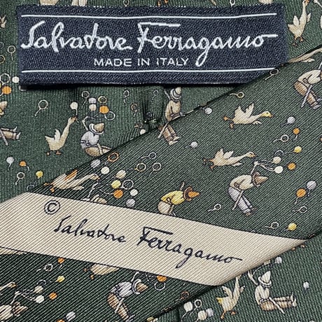 MADE IN ITALY製 Salvatore Ferragamo アヒル柄シルクネクタイ グリーン