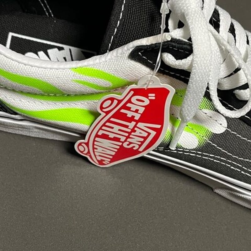 箱付き VANS OLD SKOOL ファイヤーパターンスニーカー ブラック
