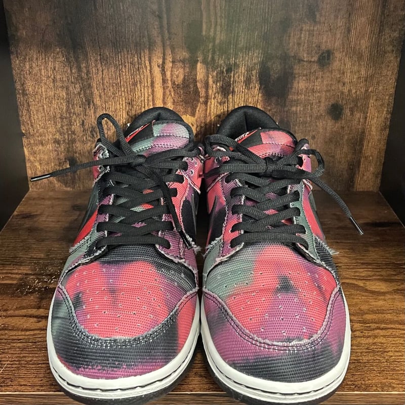 箱、黒タグ付き NIKE DUNK LOW RETRO PRM Graffiti スニーカー