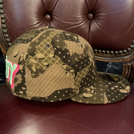激レア SWAGGER × NEW ERA 2007年モデル 「DYNASTY」 バック刺繍入りオリジナルカモフラージュ柄ベースボールキャップ ブラウン Mサイズ 7-3/8 58.7cm