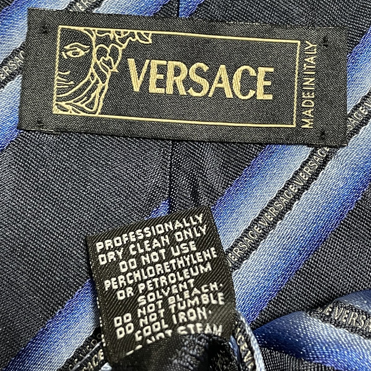 MADE IN ITALY製 VERSACE レジメンタルストライプ柄シルク MADE IN ITALY製 VERSACE レジメンタルストライプ柄シルク