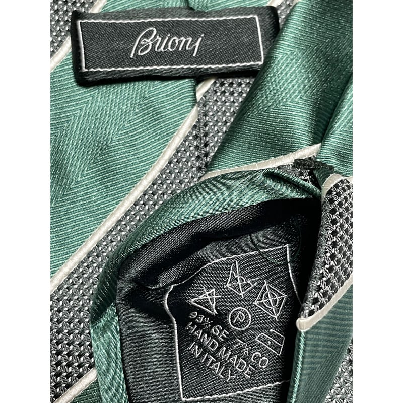 MADE IN ITALY製 Brioni HANDMADEレジメンタルストライプ柄シルクネク...