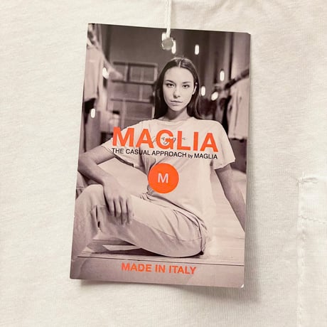 ★新品★ MADE IN ITALY製 MAGLIA 2024年SSモデル「IL SOLE」ポケット付きバックプリントクルーネックTシャツ ホワイト S～Lサイズ