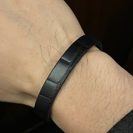 HANDMADE IN ITALY製 型押しレザーブレスレット ブラック
