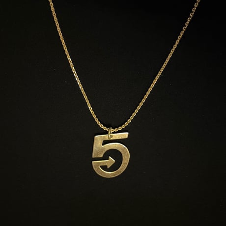5ペンダントヘッド付きネックレス ゴールド