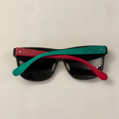 ▲訳あり商品▲ ケース付き PHENOMENON ラインストーン付きサングラス ブラック