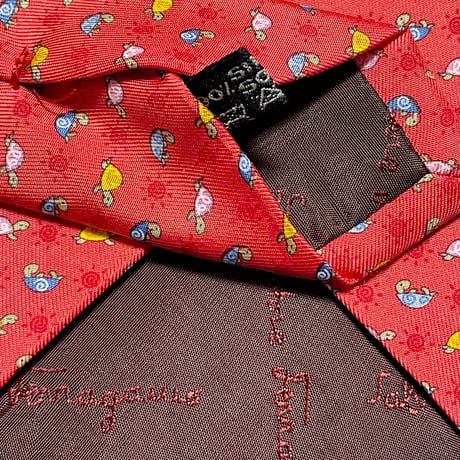 MADE IN ITALY製 Salvatore Ferragamo 亀総柄シルクネクタイ レッド