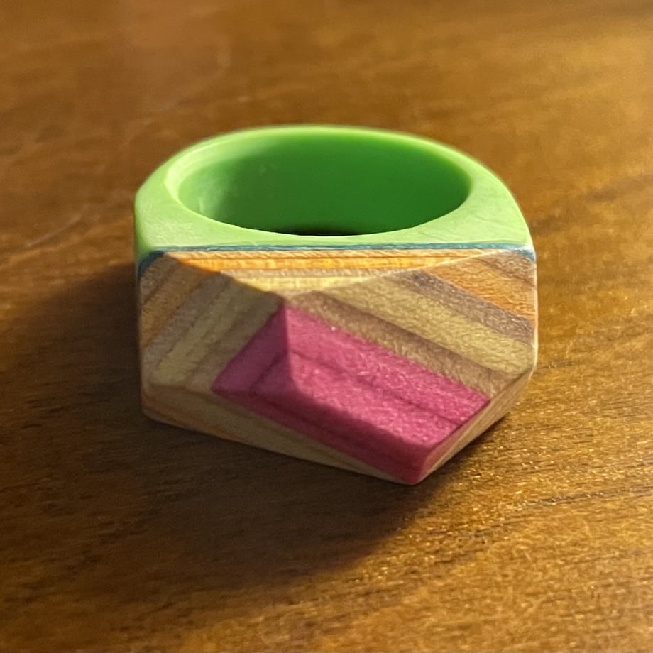 6299f0ec9705652db8419b1a