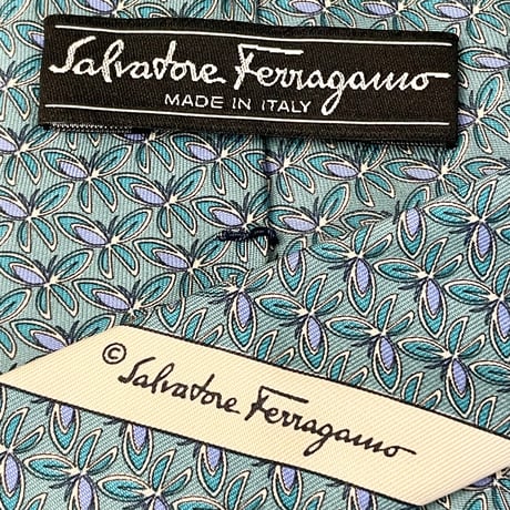 MADE IN ITALY製 Salvatore Ferragamo 蝶柄シルクネクタイ グリーン×パープル