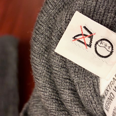 MADE IN ITALY製 BARNEYS NEWYORK ヘンリーネックメリノウールセーター チャコールグレー 50サイズ