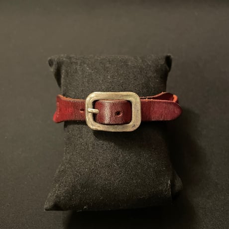 MADE IN ITALY製 IL BISONTE 編み込みレザーブレスレット レッド Fサイズ