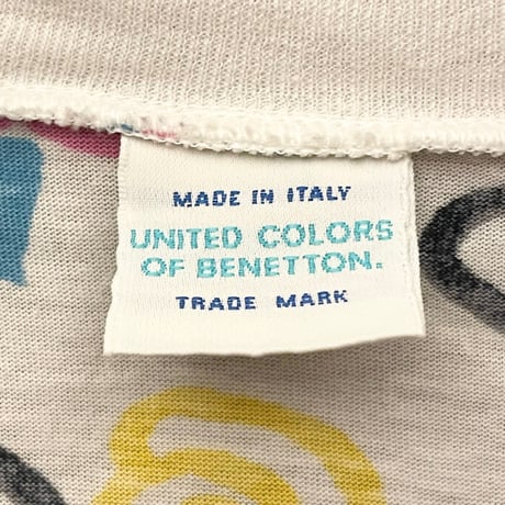 MADE IN ITALY製 UNITED COLORS OF BENETTON 総柄プリントTシャツ ホワイト Mサイズ