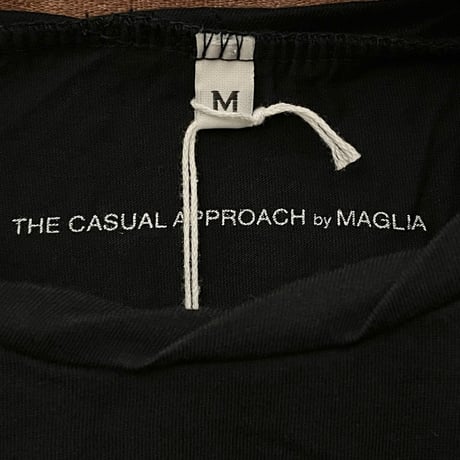 ★新品★ MADE IN ITALY製 MAGLIA 2024年SSモデル「MAGLIA」ポケット付きプリントクルーネックTシャツ ブラック S～Lサイズ