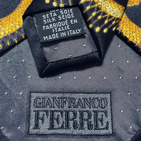 MADE IN ITALY製 GIANFRANCO FERRE 総柄シルクネクタイ ブラック