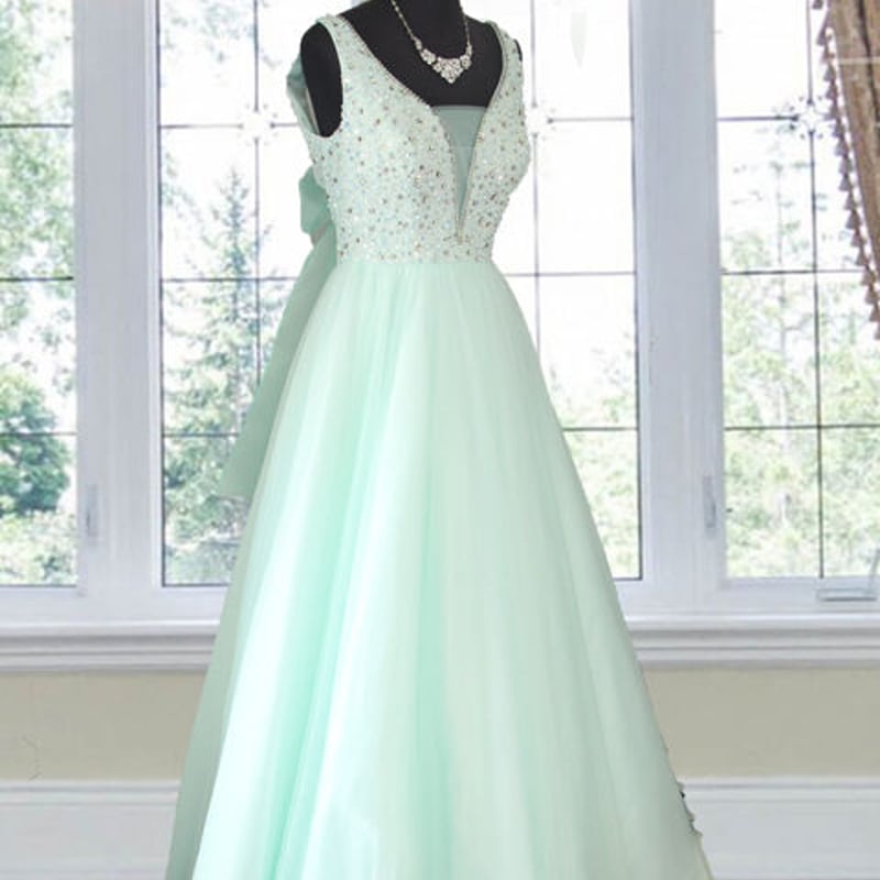 No.15127 エメグリーンドレスは輝くスパン刺繍付きゴージャスドレス