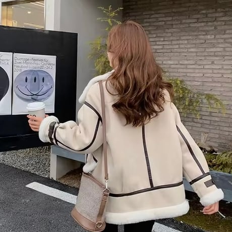レザーラインハイネックボアジャケット