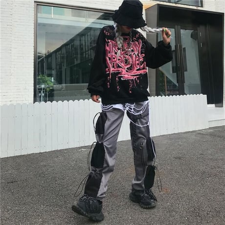 ピンクレター オーバースウェット 2色展開