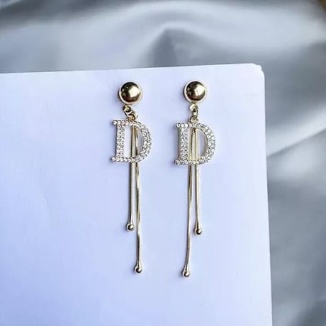 クリスタルDモチーフ チェーンピアス