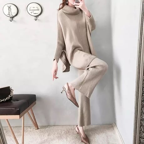 タートルネックポンチョ パンツセットアップ