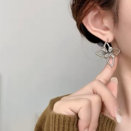 ロープフラワーピアス 2色展開