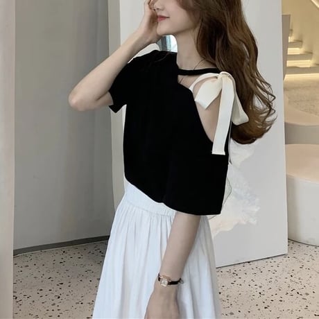 ホルターネック ショルダーリボンTシャツ 2色展開