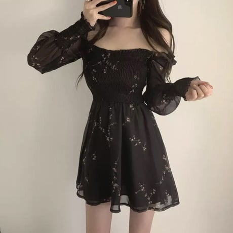 ギャザーフラワー シフォンワンピース