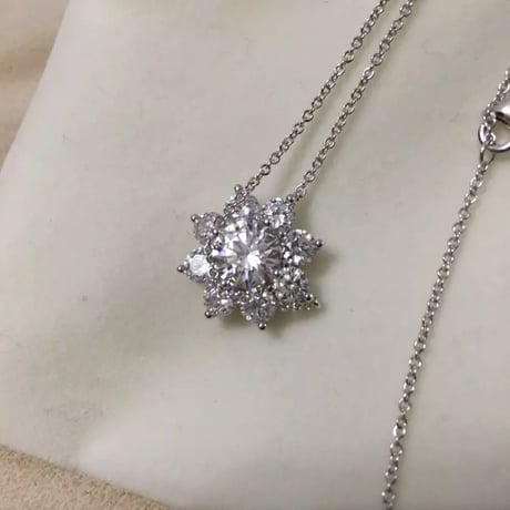クリスタルフラワー ジルコニアネックレス