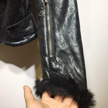 【インスタグラマー様多数着用】スネークデザイン フォックスファージャケット
