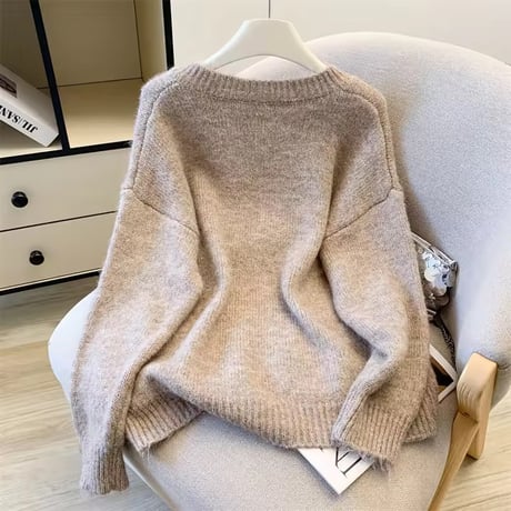 ドッグステッチVネックニット 3色展開