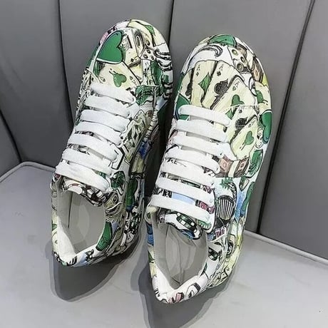 グラフィック スニーカー 3色展開