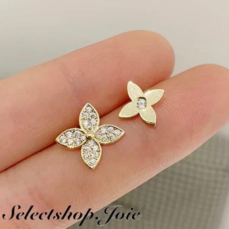ゴールドジュエリー フラワーピアス