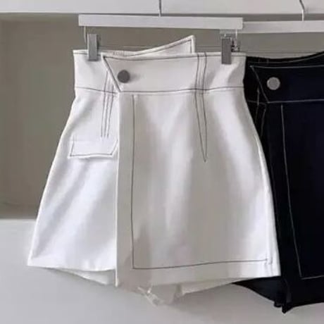 ステッチアシンメトリー ショートパンツ
