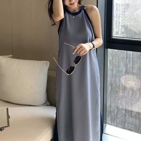 バックスリット ノースリーブホルターネックワンピース