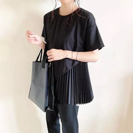 ヘムプリーツ Tシャツ 2色展開