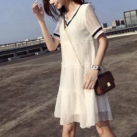 【White Mサイズ即納】ラインシフォン カジュアルワンピース 2色展開