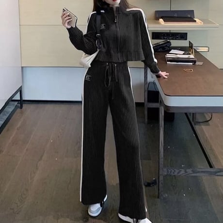 ラインリブニット ワッペンセットアップ 2色展開