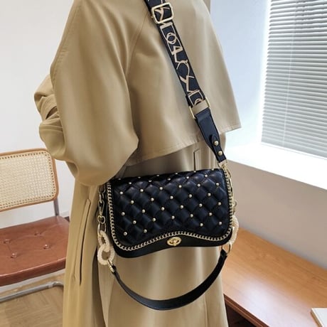 ロゴストラップ  パールモチーフキルトバッグ 2色展開