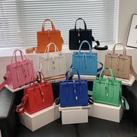 ストラップ レザースクエアバッグ 9色展開