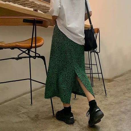 グリーンロゴTシャツ レオパードスカートセット