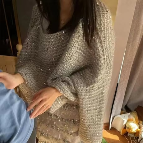 スパンコールグレーニット