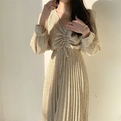 パフスリーブ フェミニンプリーツワンピース 3色展開