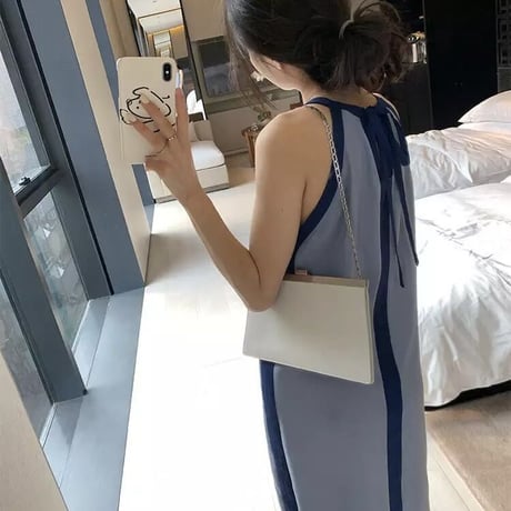 バックスリット ノースリーブホルターネックワンピース
